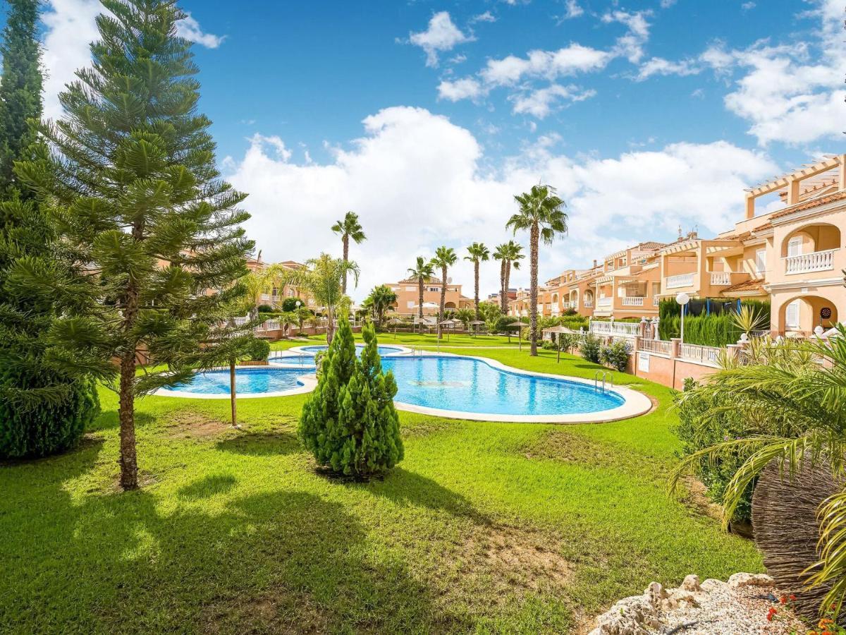 Belvilla By Oyo Lovely Bungalow With Swimming Pool Orihuela Exteriör bild