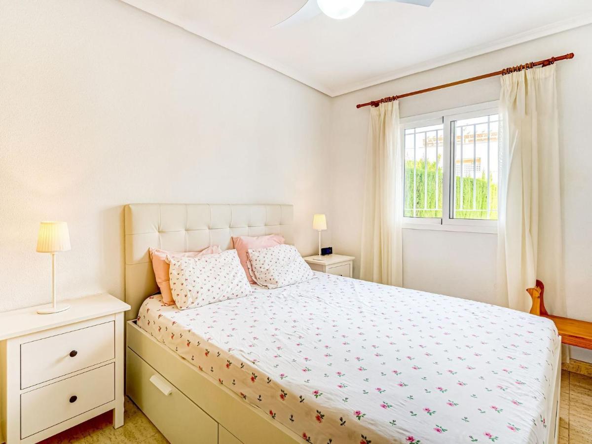 Belvilla By Oyo Lovely Bungalow With Swimming Pool Orihuela Exteriör bild