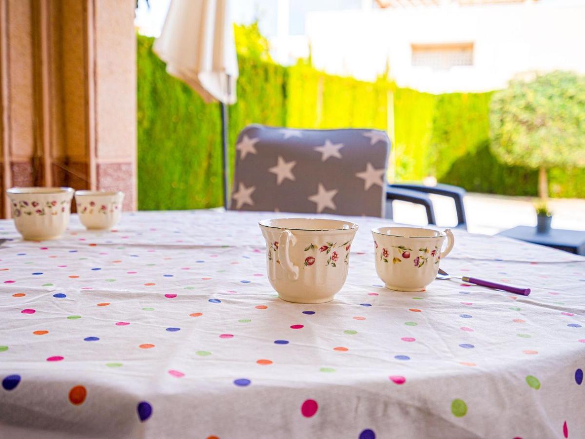 Belvilla By Oyo Lovely Bungalow With Swimming Pool Orihuela Rum bild